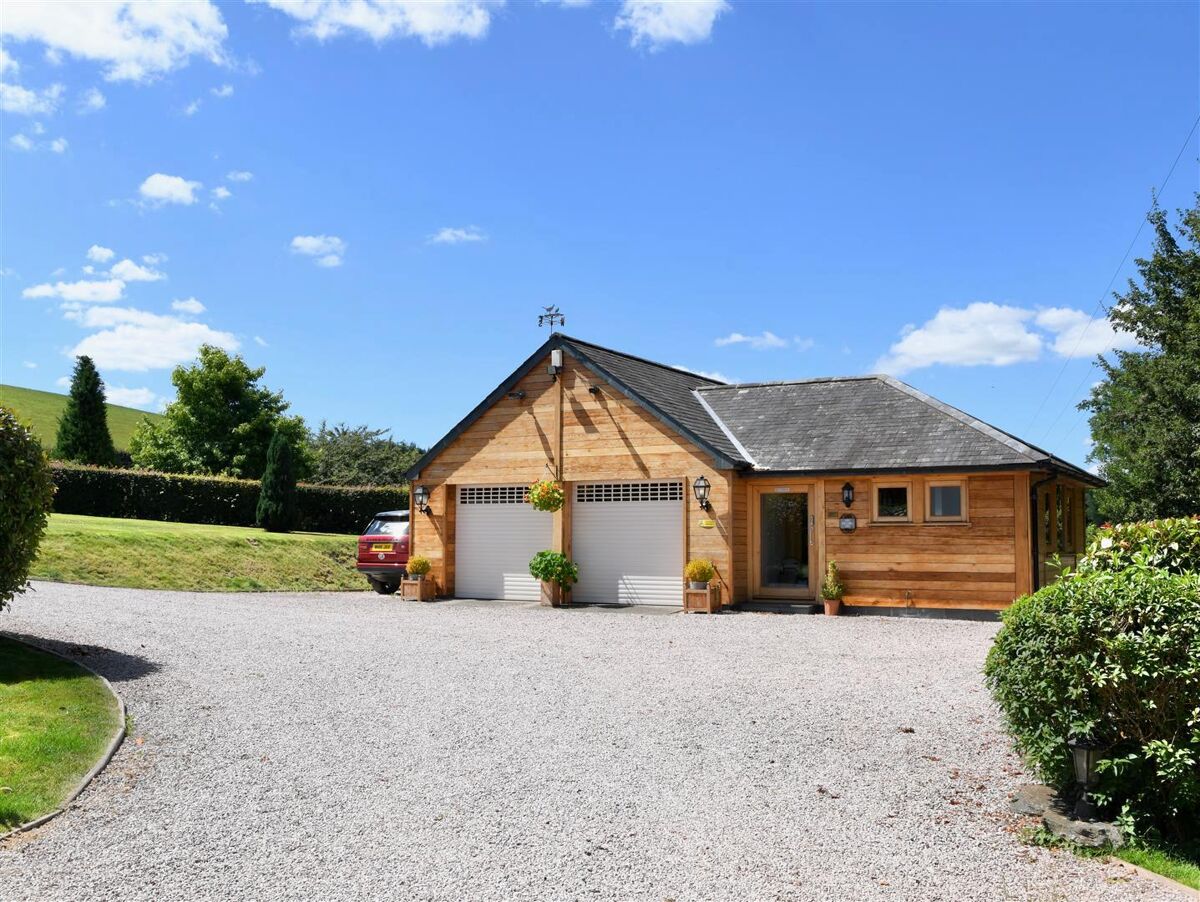 house for sale in Stockleigh Pomeroy, Crediton, Devon, EX17