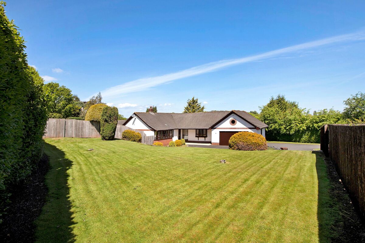 bungalow for sale in Castle Gate, Kenton, Exeter, Devon, EX6 EXE012118395 Knight Frank bungalow for sale in Castle Gate, Kenton, Exeter, Devon, EX6 EXE012118395 Knight Frank