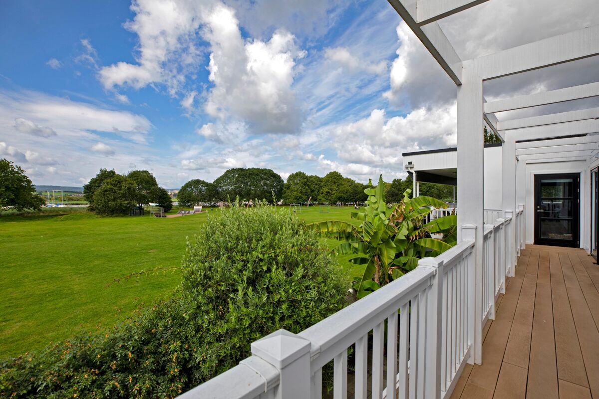 house for sale in Ferry Road, Topsham, Exeter, Devon, EX3 EXE012142002 Knight Frank