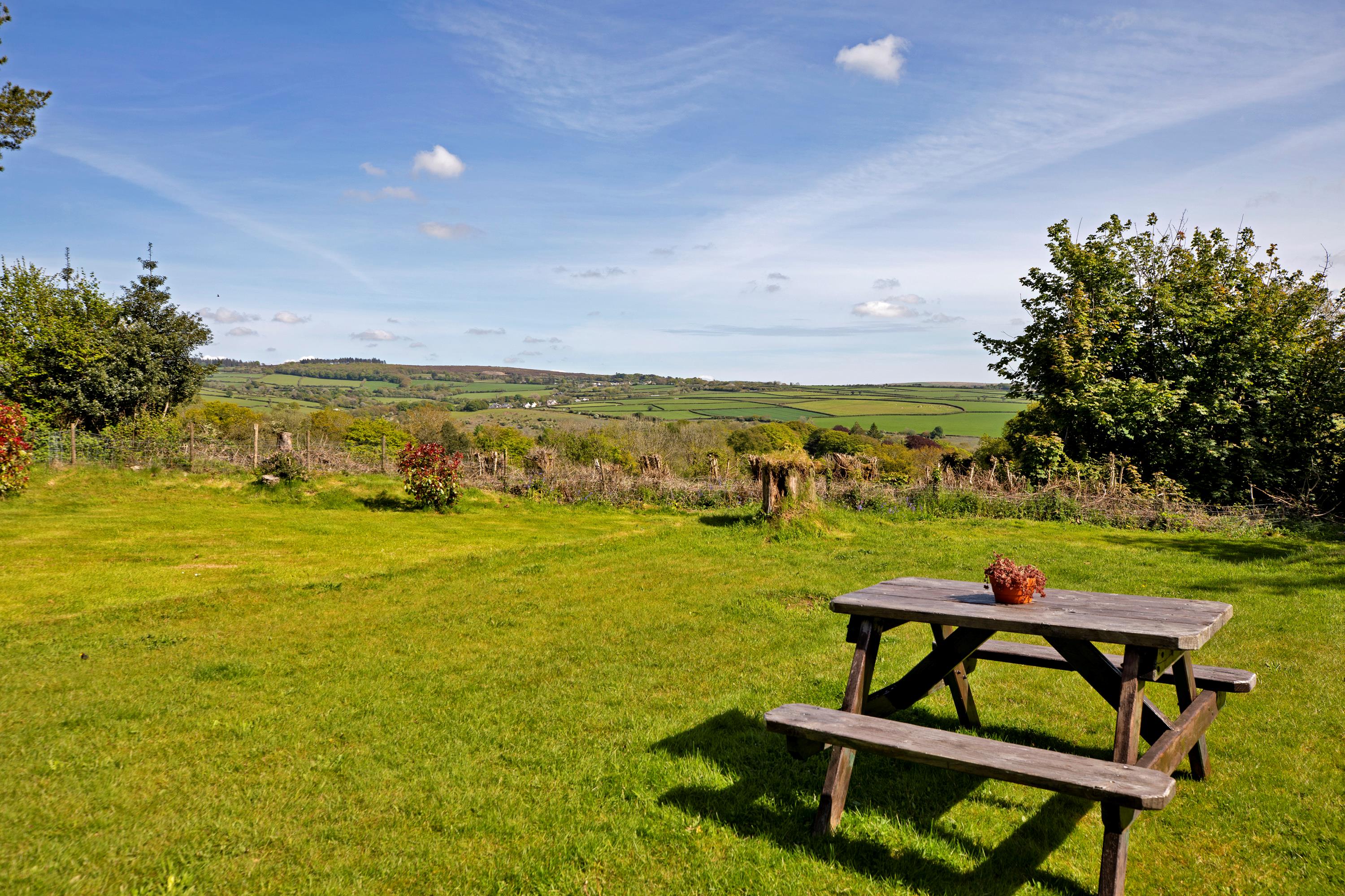 Rural Retreat: Discover Countryside Elegance 1