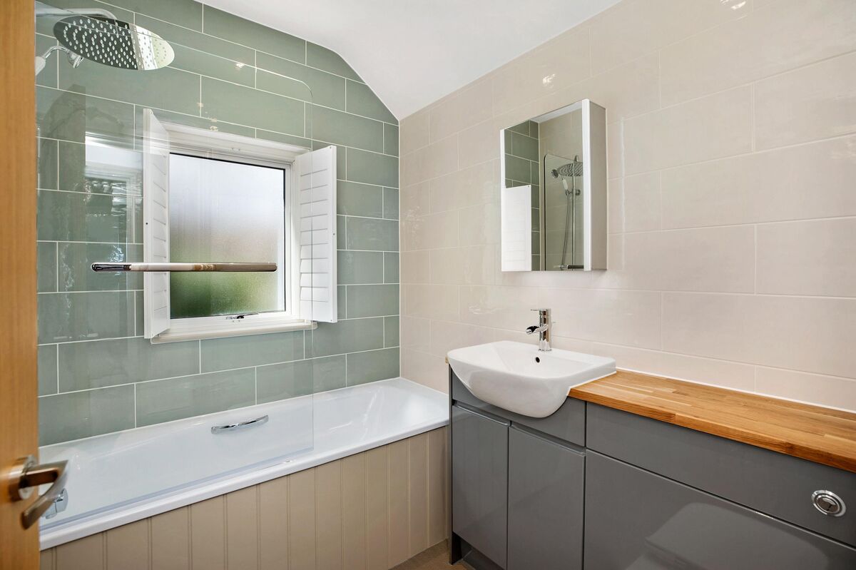 house for sale in Beach Road, Torquay, Devon, TQ1 EXE012193480