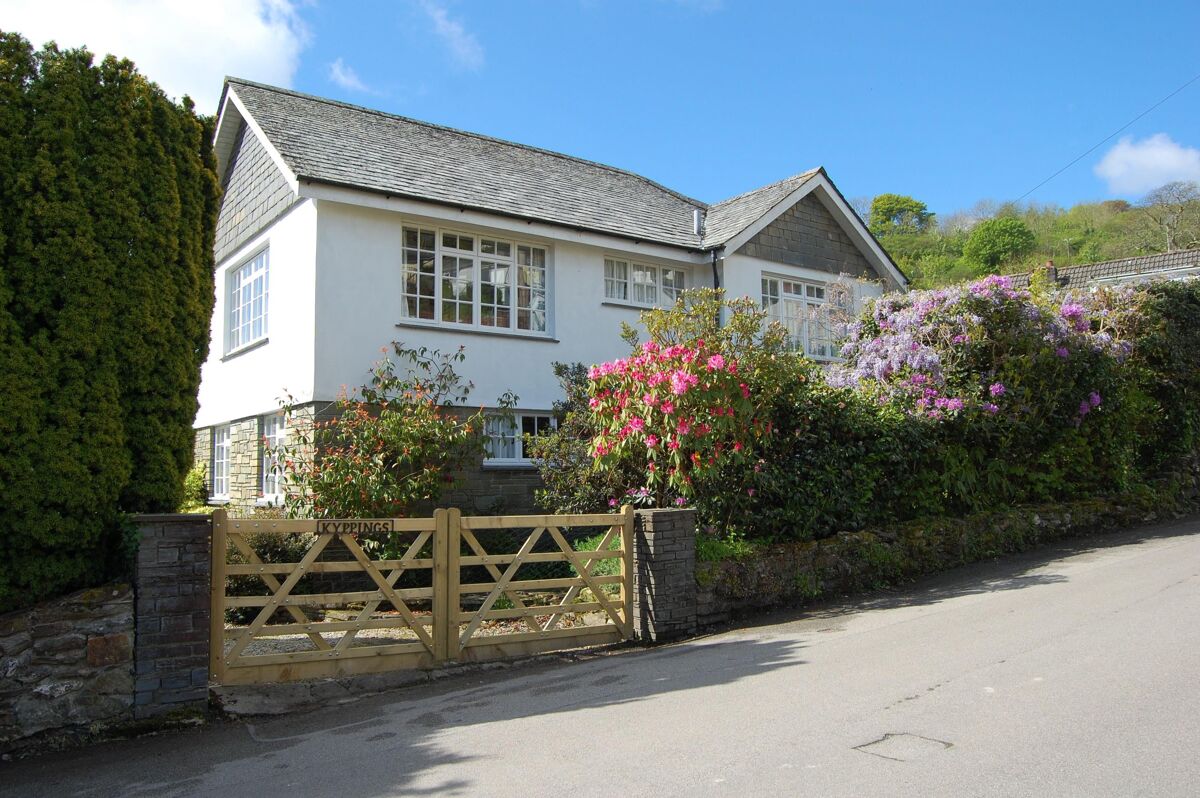 house for sale in Water Lane, Golant, Fowey, Cornwall, PL23 EXE012236855 Knight Frank