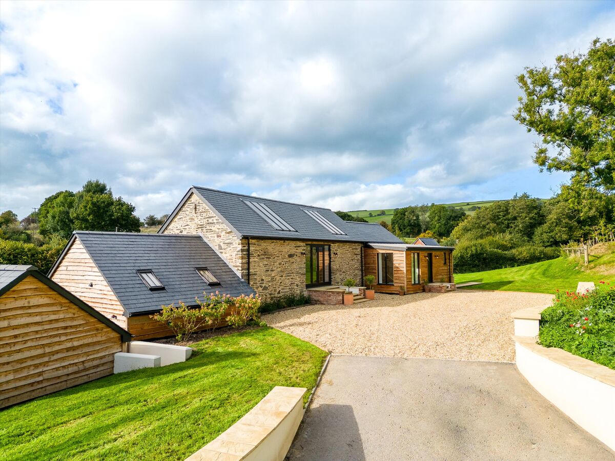 house for sale in Shillingford, Tiverton, Devon, EX16 EXE012290790