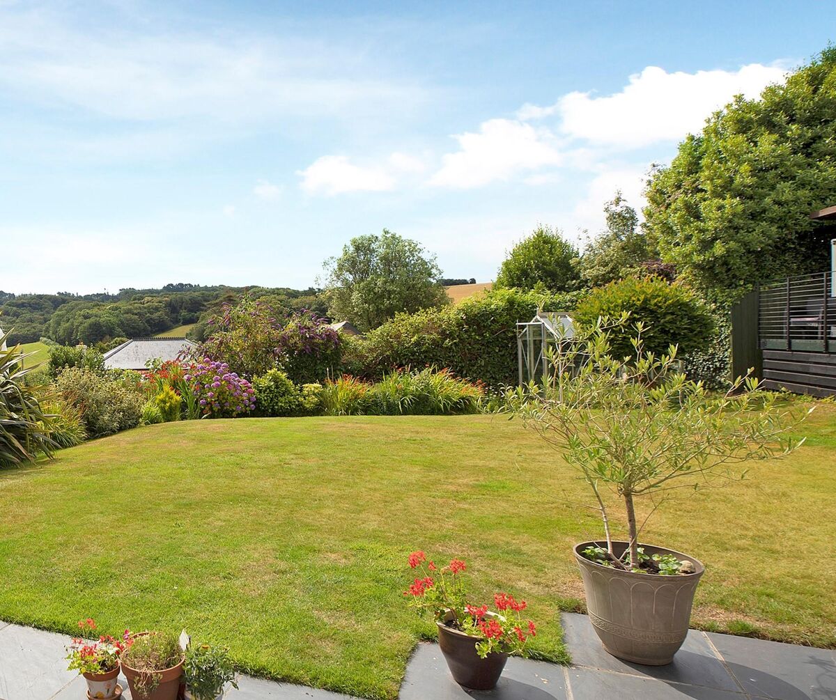 house for sale in Grenville Close, Stokenham, Kingsbridge, Devon, TQ7