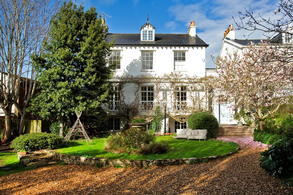 Image of St Leonards Place, Exeter, Devon EX2