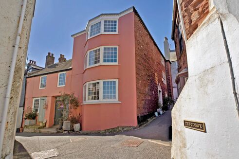 Picture of 4 bedroom house for sale.