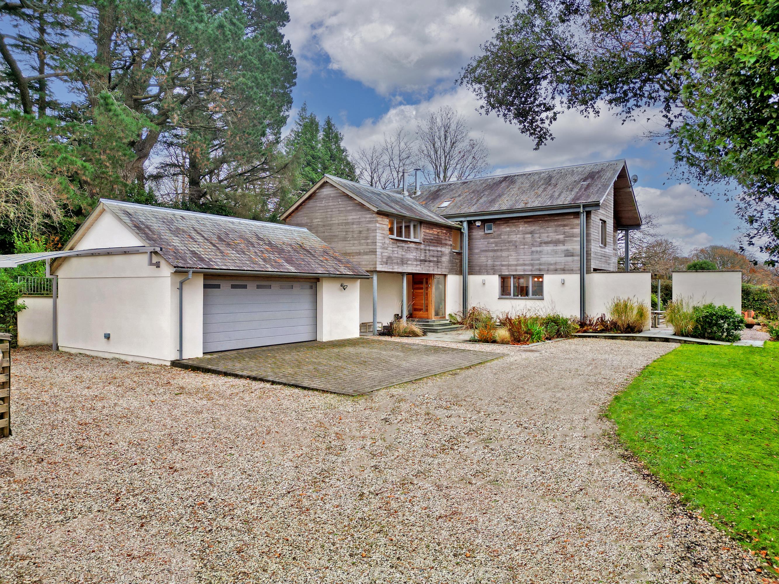 Knight Frank Property exe012448125