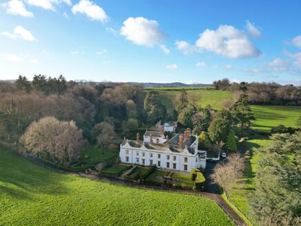 Picture of 7 bedroom house for sale.