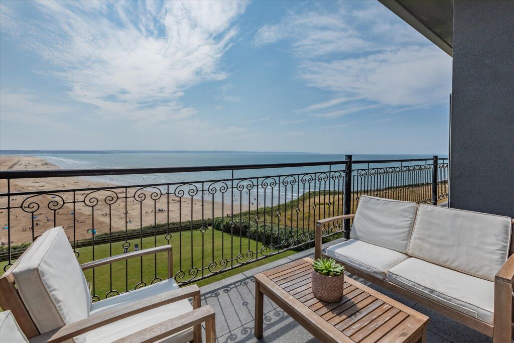 Image of An exceptionally designed three bedroom apartment for sale Saunton, Braunton, Devon, EX33