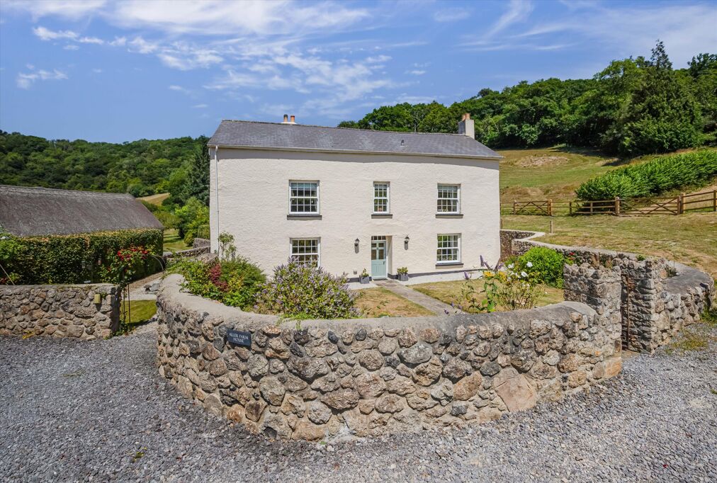 Image of Bovey Tracey, Newton Abbot, Devon, TQ13