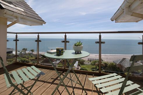 Picture of 3 bedroom flat for sale.
