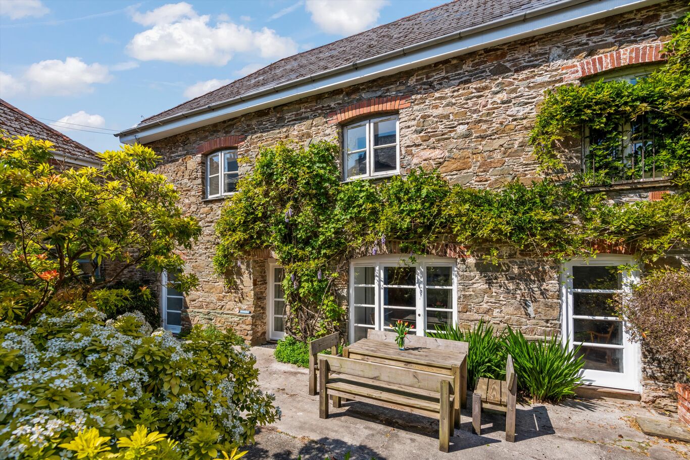 Image of The Barn and Laundry, Chantry, Aveton Gifford, Kingsbridge, TQ7