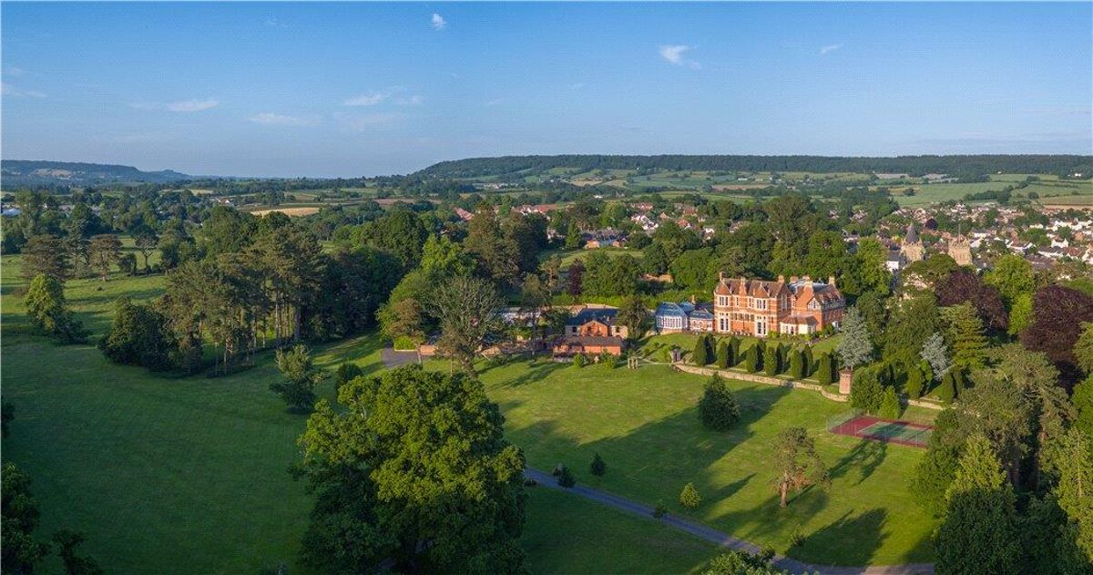 house for sale in Ottery St Mary, Nr Exeter, Devon, EX11 EXE090181