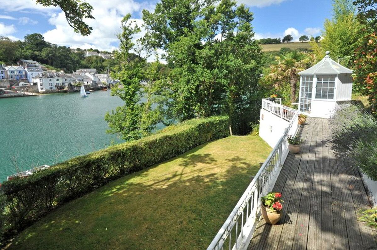 house for sale in Fowey, Cornwall, PL23 EXE100239 Knight Frank