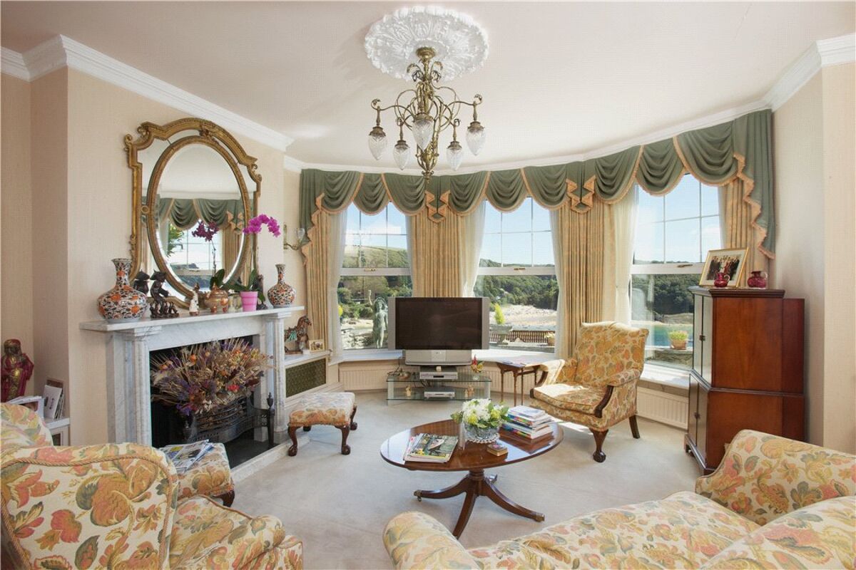 house for sale in Road, Devon, TQ8 EXE110228