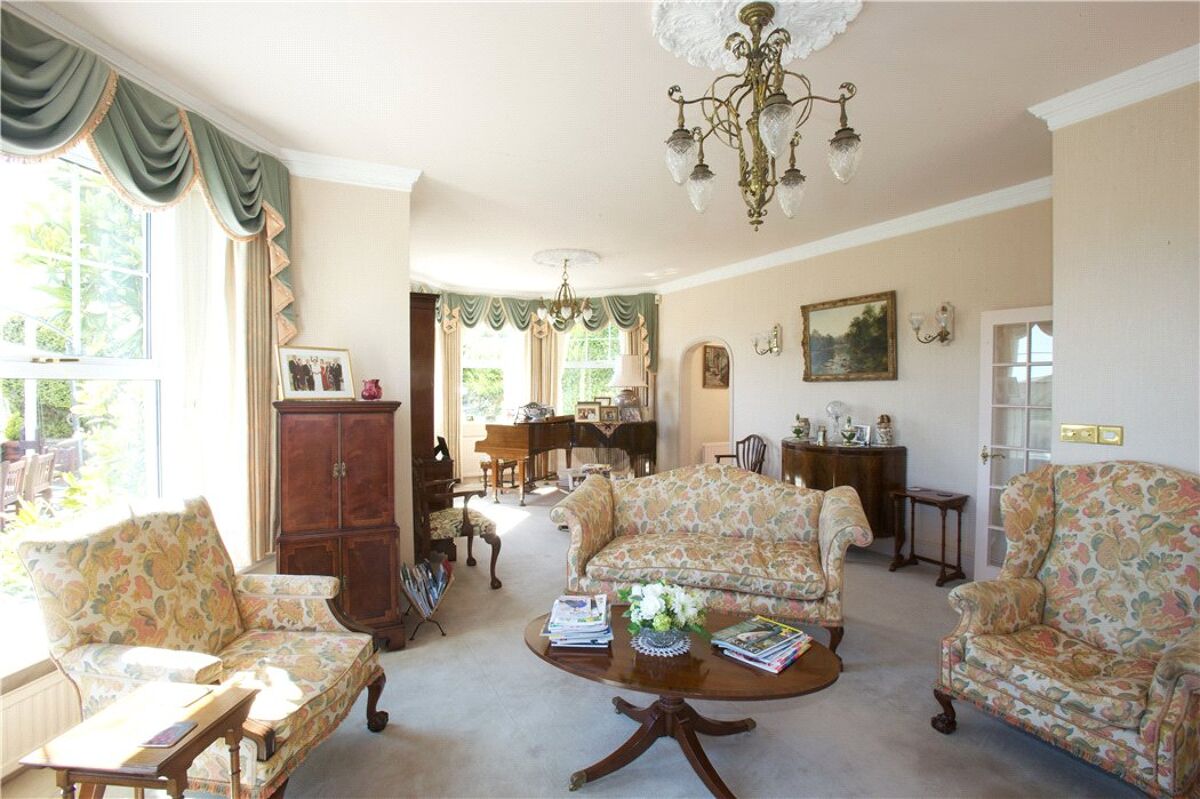 house for sale in Road, Devon, TQ8 EXE110228