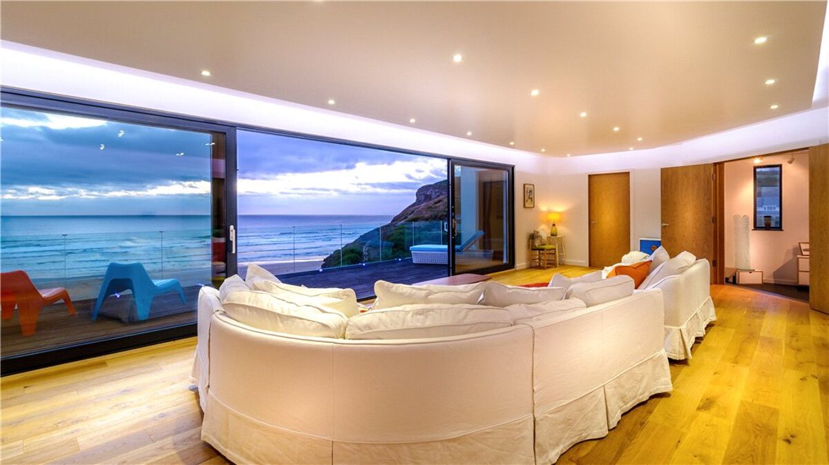 house for sale in Tredragon Road, Mawgan Porth, Newquay, Cornwall, TR8