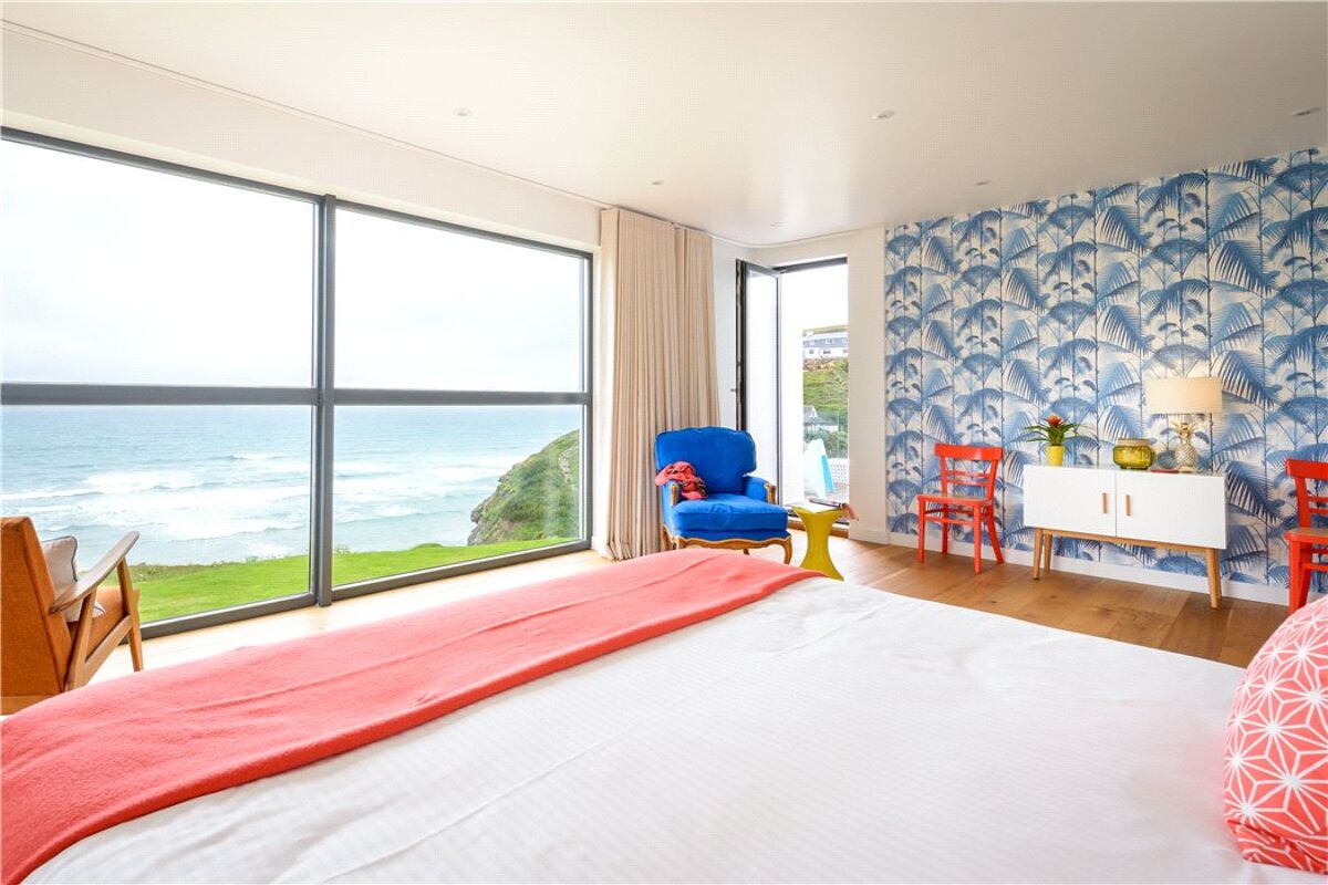 house for sale in Tredragon Road, Mawgan Porth, Newquay, Cornwall, TR8