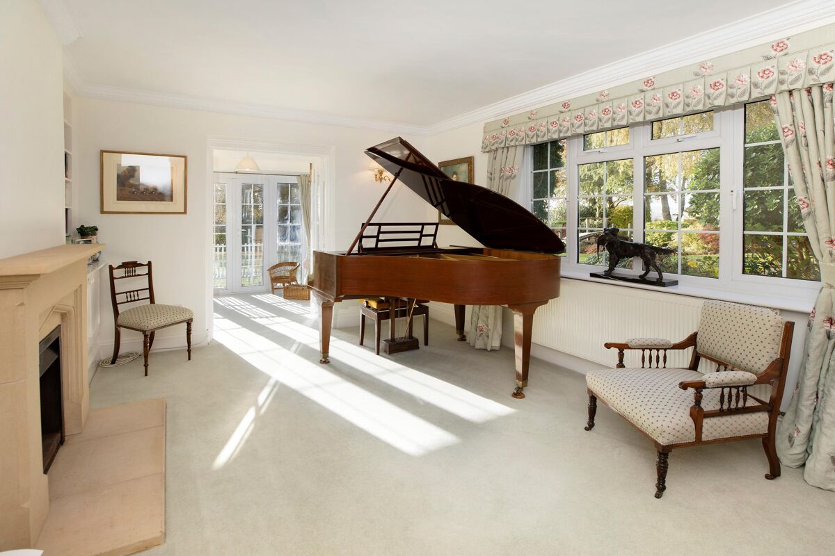 house for sale in Colaton Raleigh, Devon, EX10 EXE130041 Knight Frank