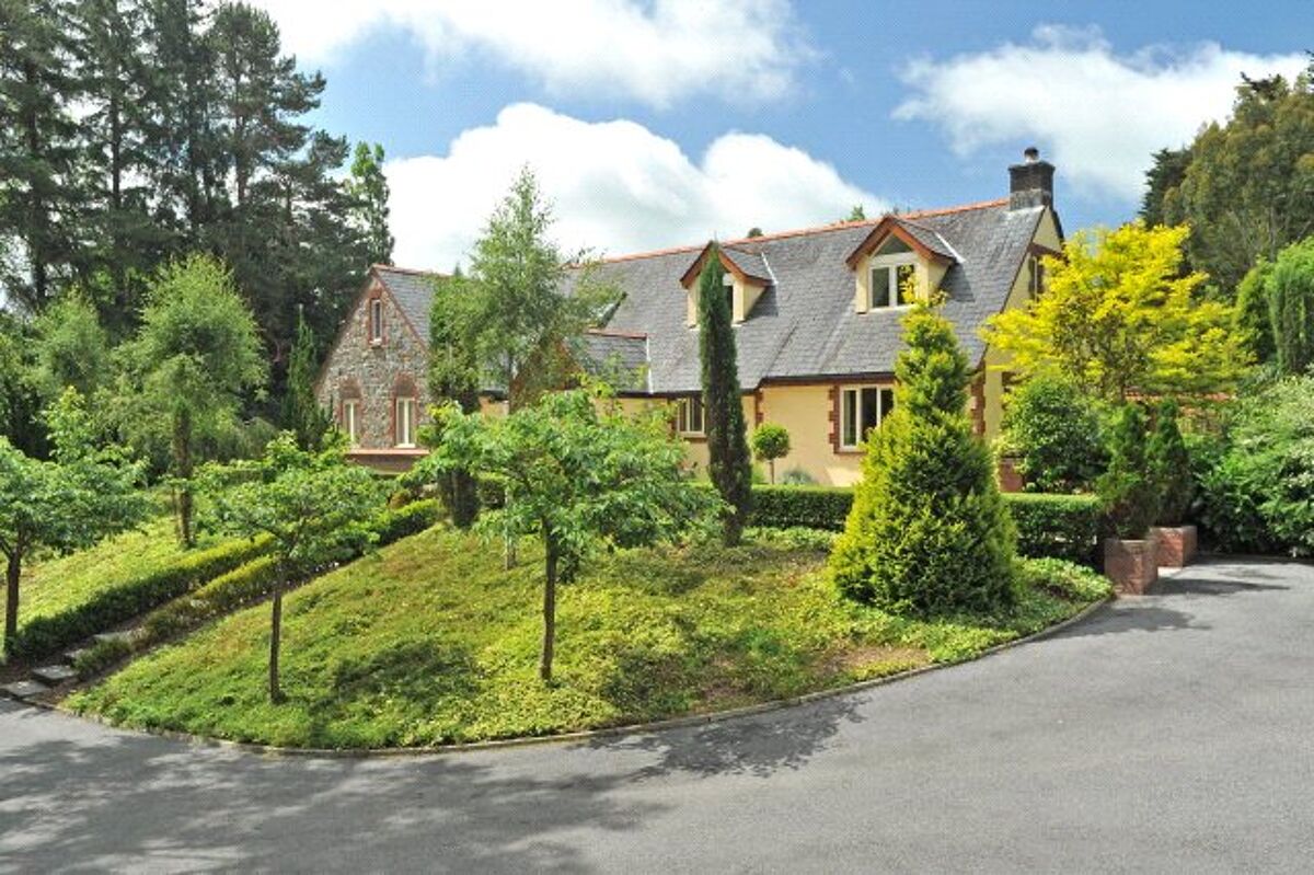 house for sale in Lowerdown, Bovey Tracey, Newton Abbot, Devon, TQ13