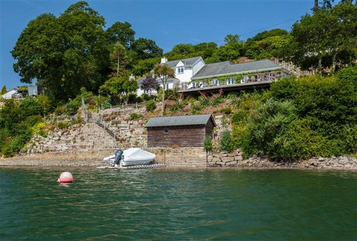 house for sale in Port Navas, Helford River, Falmouth, Cornwall, TR11