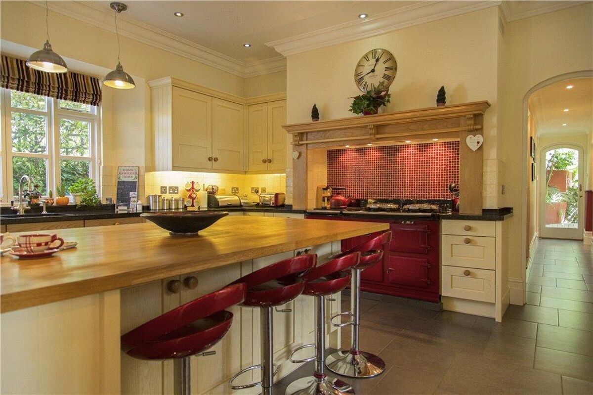 house for sale in Weir Quay, Yelverton, Devon, PL20. EXE130405