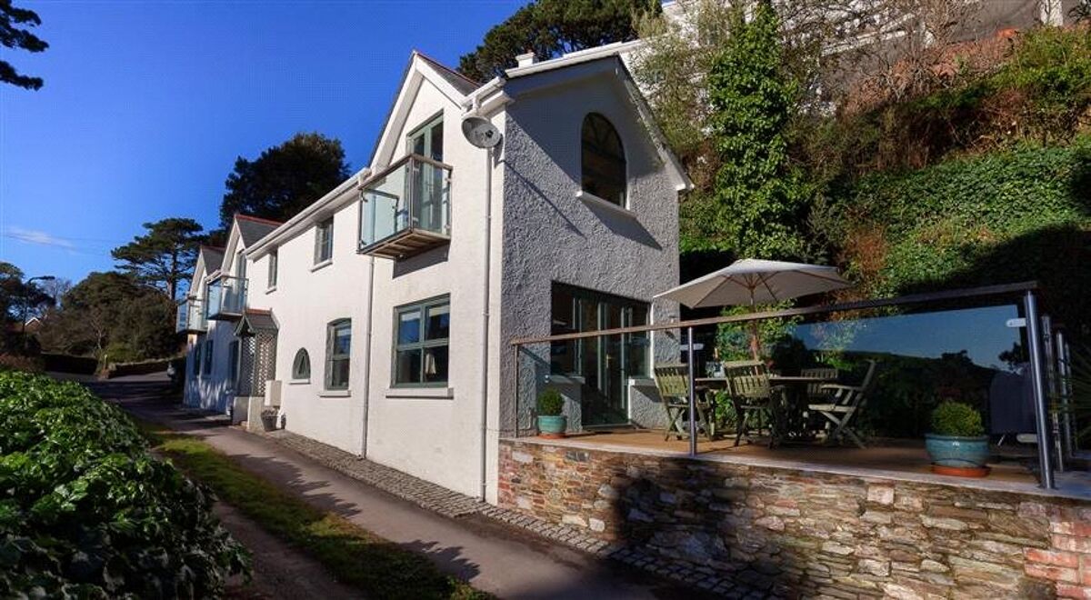 house for sale in Castle Road, Kingswear, Dartmouth, Devon, TQ6