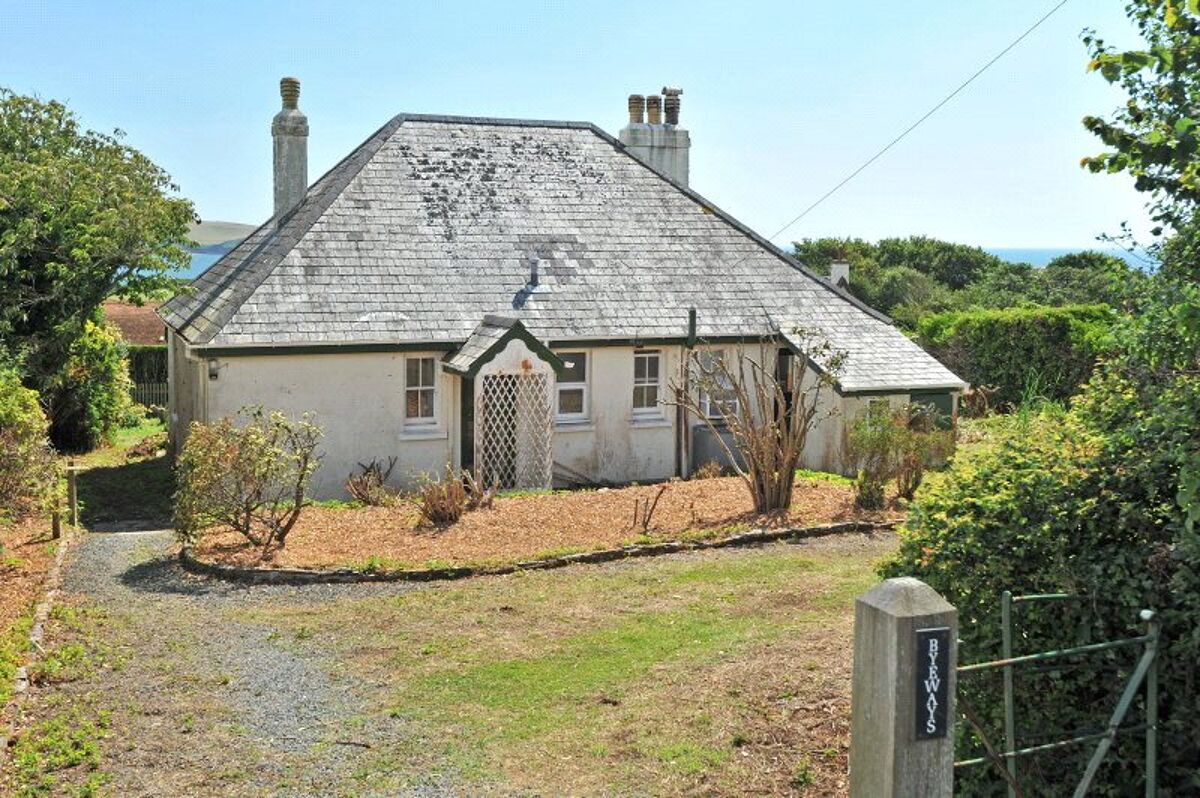 house for sale in Warren Road, Thurlestone, Kingsbridge, TQ7