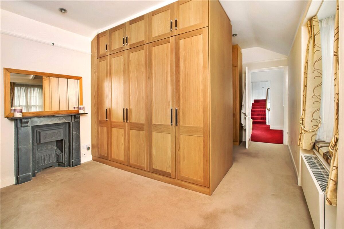 house for sale in St Leonards Road, Exeter, Devon, EX2 EXE170281