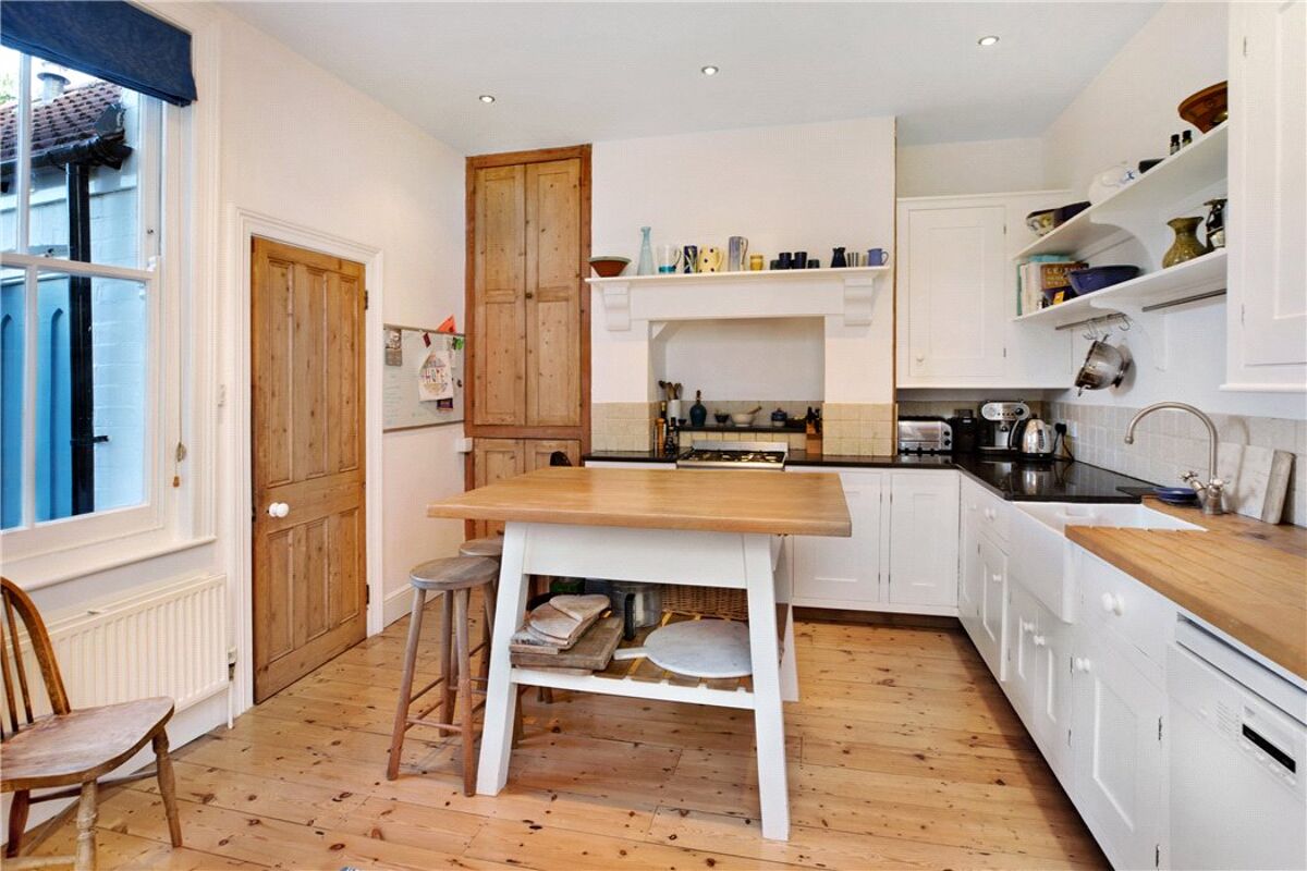 house for sale in Thornton Hill, Exeter, Devon, EX4 EXE170408