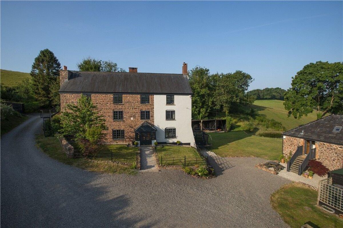house for sale in Exeter Hill, Tiverton, Devon, EX16 EXE170422