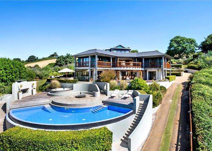 Houses For Sale With Swimming Pool In The Uk Knight Frank Uk