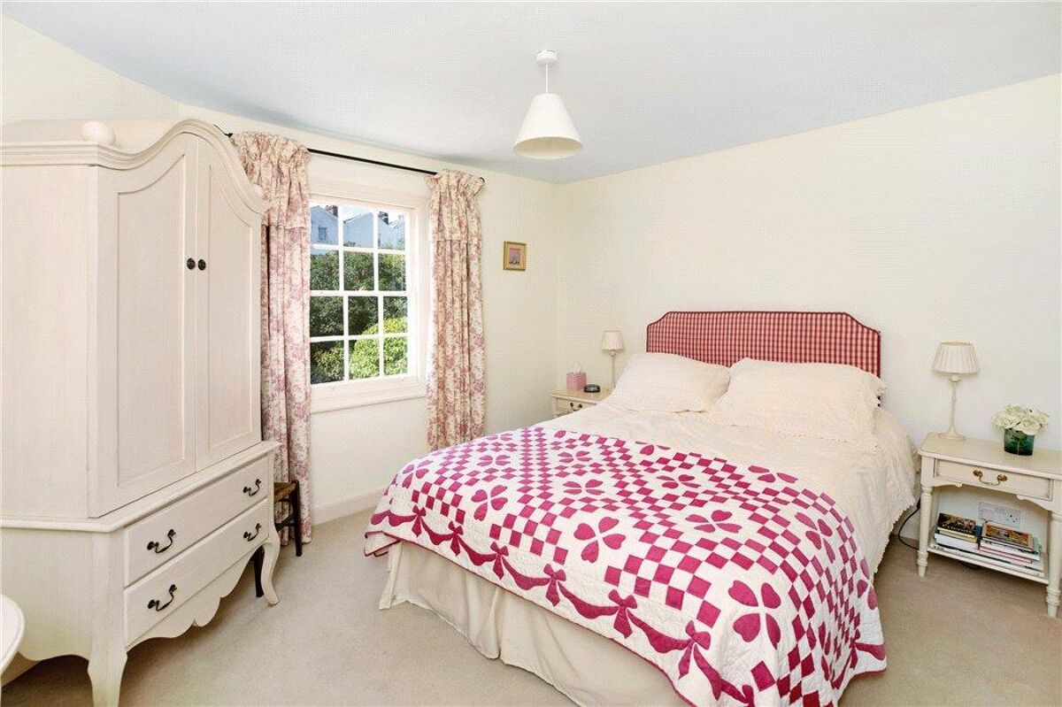 house for sale in Lyndhurst Road, Exeter, Devon, EX2 EXE180403