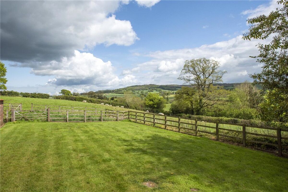 house for sale in Red Ball, Wellington, Devon, TA21 EXE180405