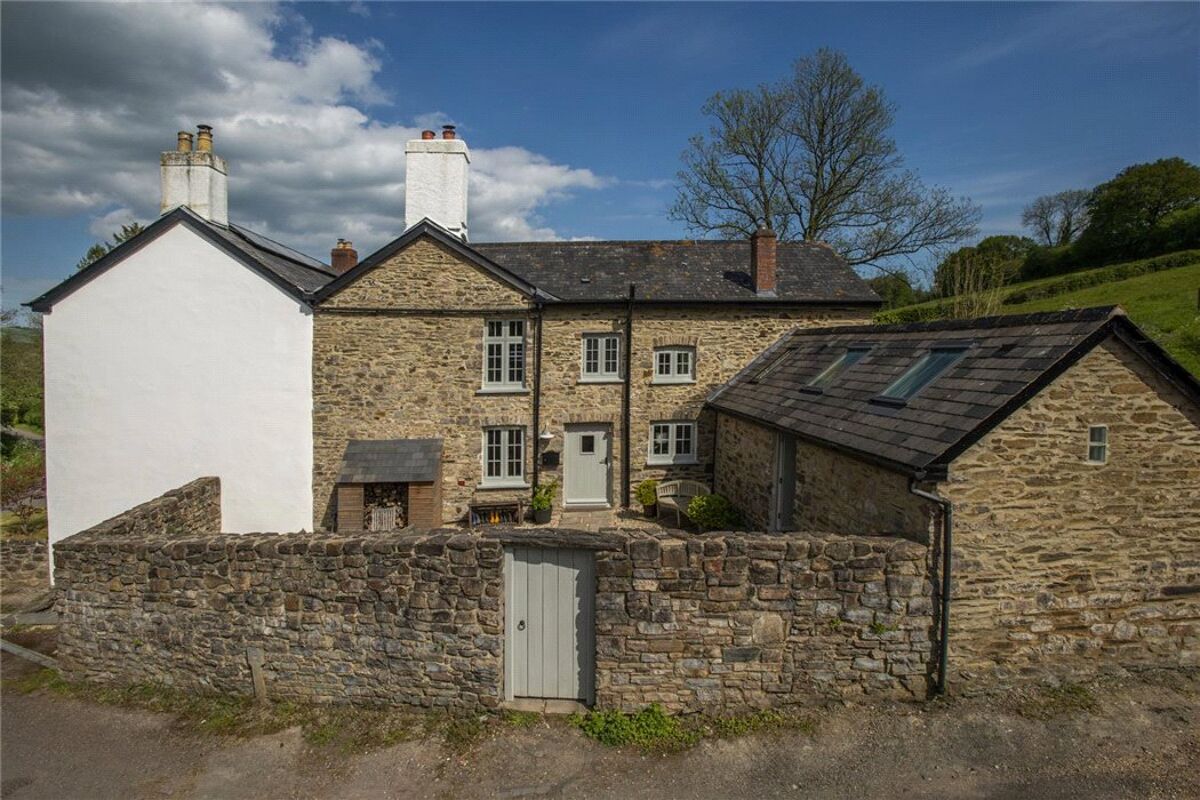 house for sale in Shillingford, Tiverton, Devon, EX16 EXE190100