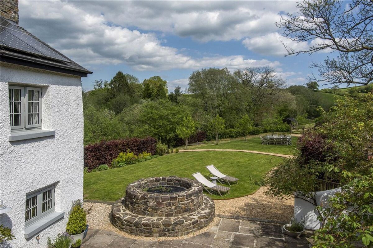 house for sale in Shillingford, Tiverton, Devon, EX16 EXE190100