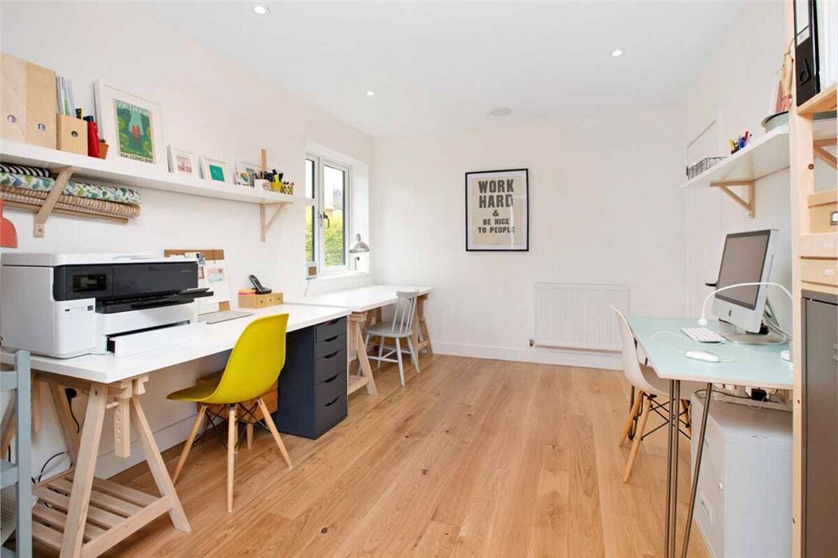 house for sale in Iona Avenue, Exmouth, Devon, EX8 EXE190198 Knight