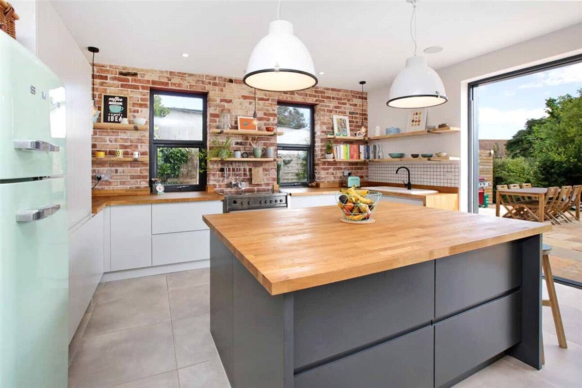 house for sale in Iona Avenue, Exmouth, Devon, EX8 EXE190198 Knight