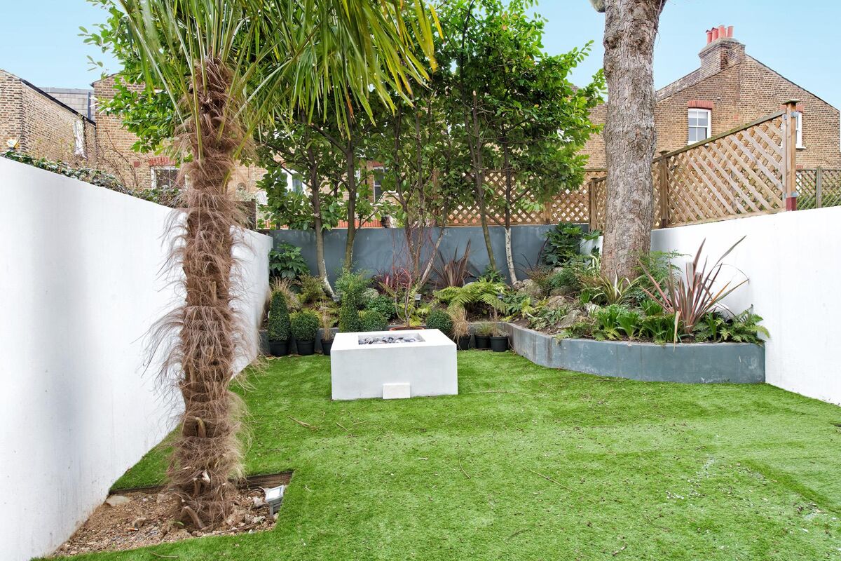 house for sale in Wandsworth Bridge Road, Fulham, London, SW6