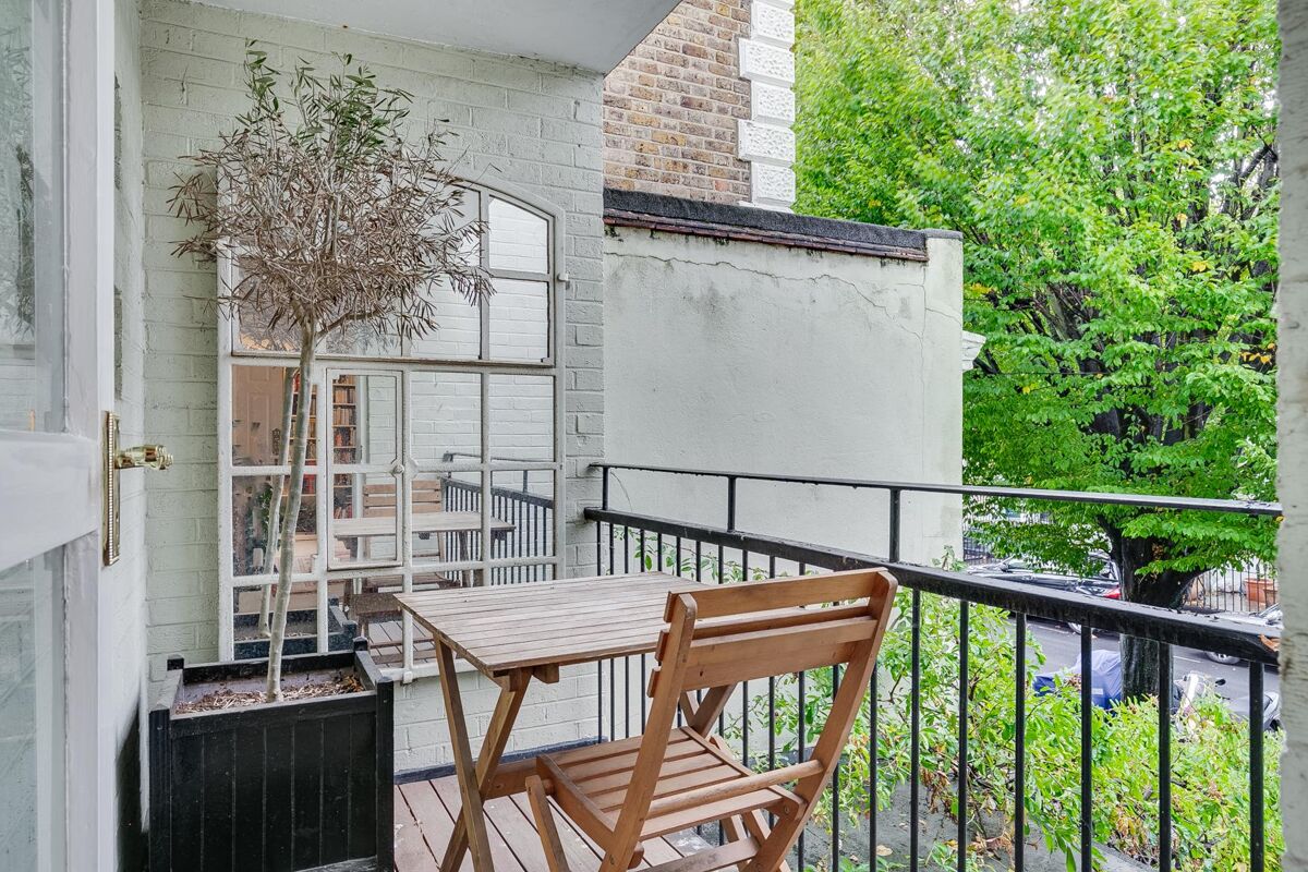 flat for sale in Walham Grove, Fulham, SW6 FLH012064007 Knight Frank