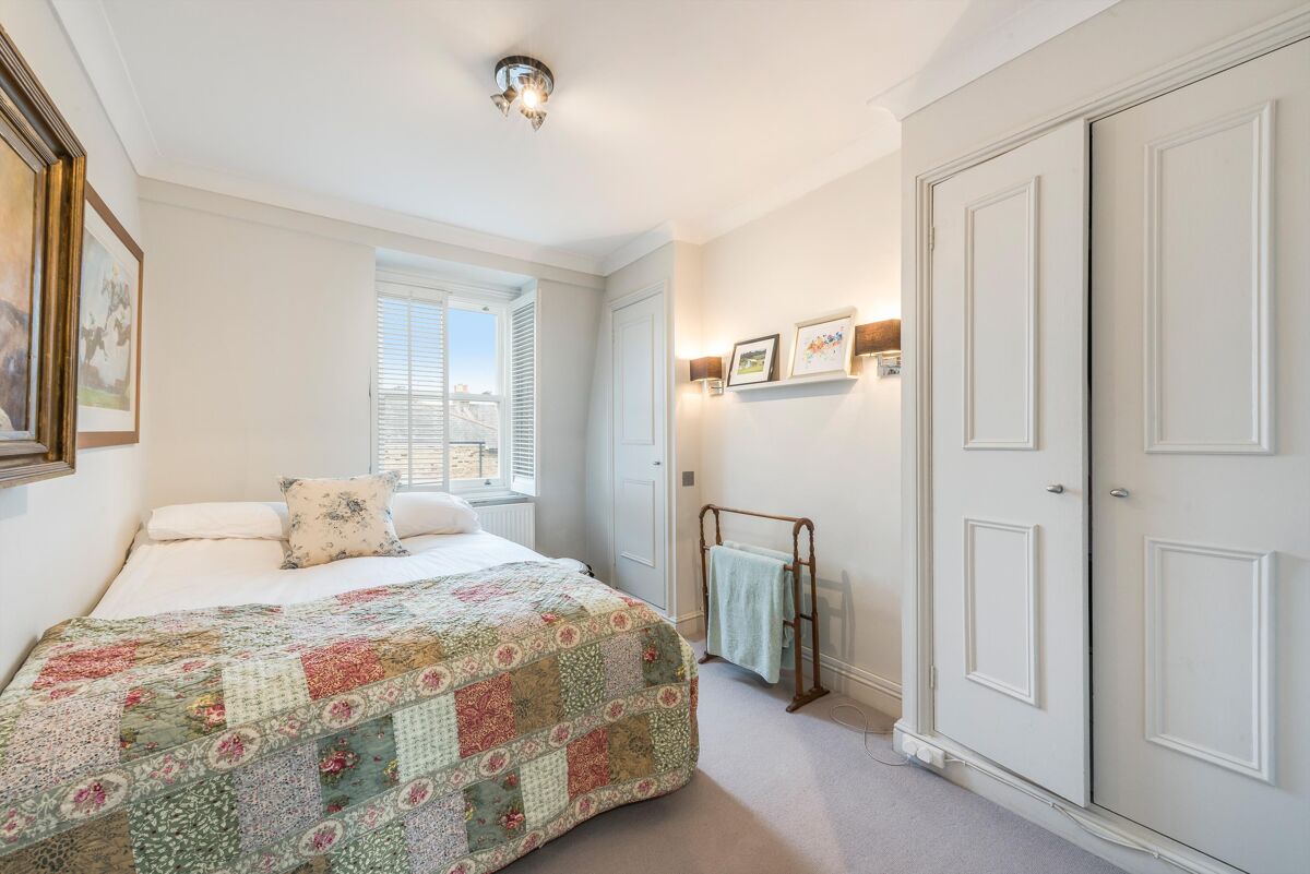 flat for sale in Dawes Road, Fulham, SW6 FLH012116970 Knight Frank