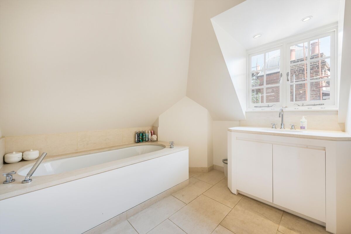 house for sale in Fulham Park Road, Fulham, SW6 FLH012125851 Knight