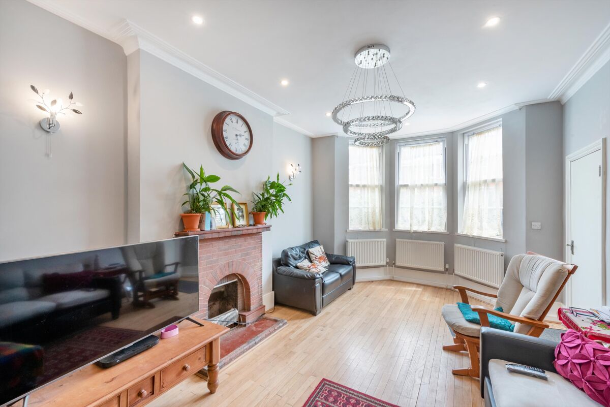 house for sale in Halford Road, Fulham, SW6. FLH012129868 Knight Frank