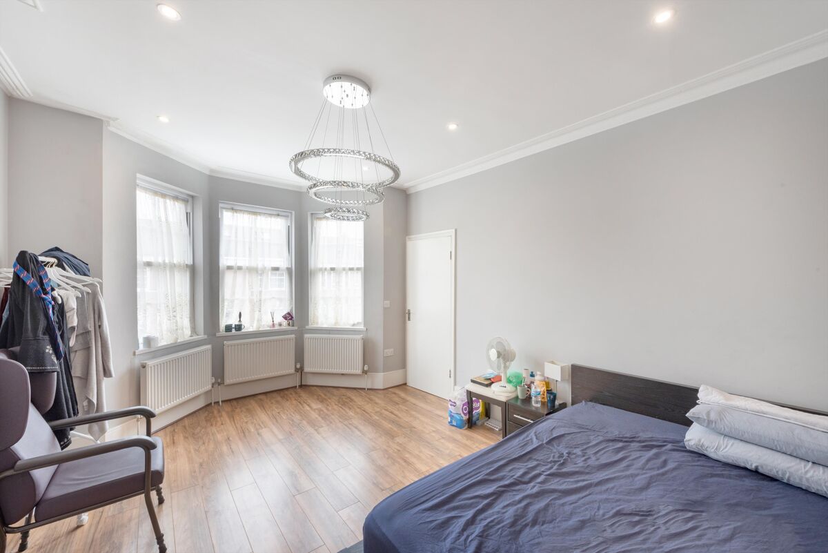house for sale in Halford Road, Fulham, SW6. FLH012129868 Knight Frank