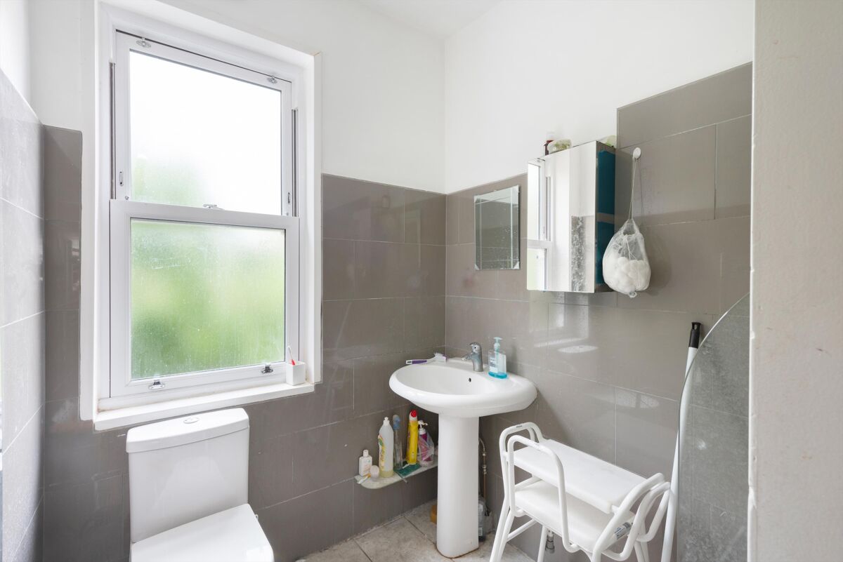 house for sale in Halford Road, Fulham, SW6. FLH012129868 Knight Frank