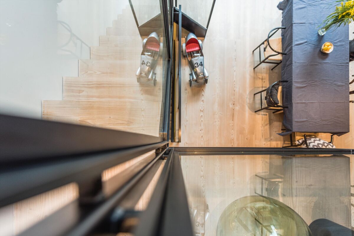 house for sale in Moore Park Road, Fulham, SW6. FLH012132689 Knight