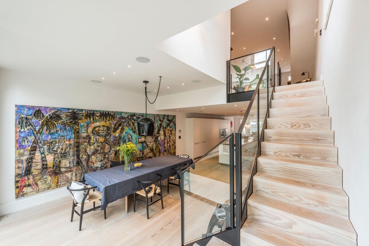 house for sale in Moore Park Road, Fulham, SW6. FLH012132689 Knight