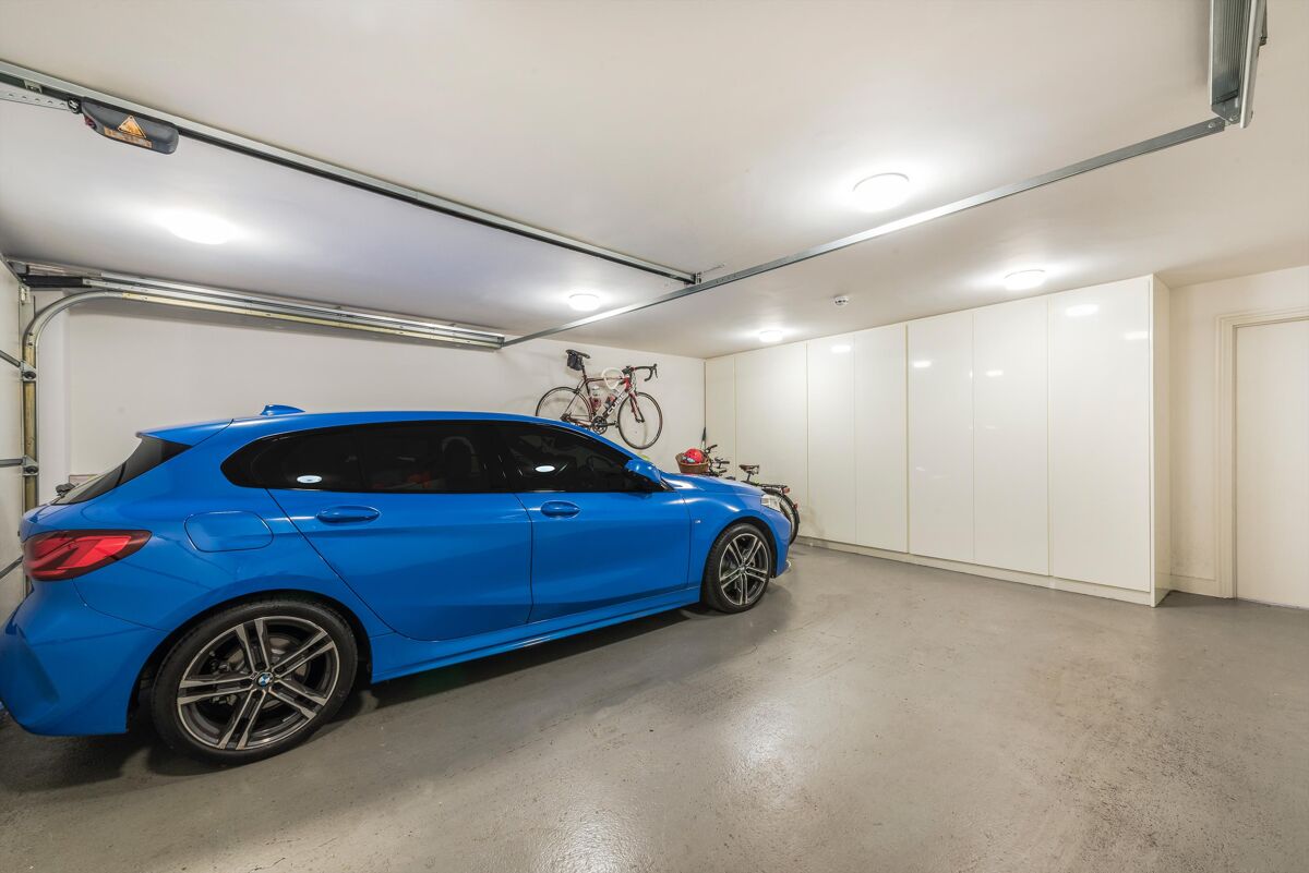 house for sale in Moore Park Road, Fulham, SW6. FLH012132689 Knight