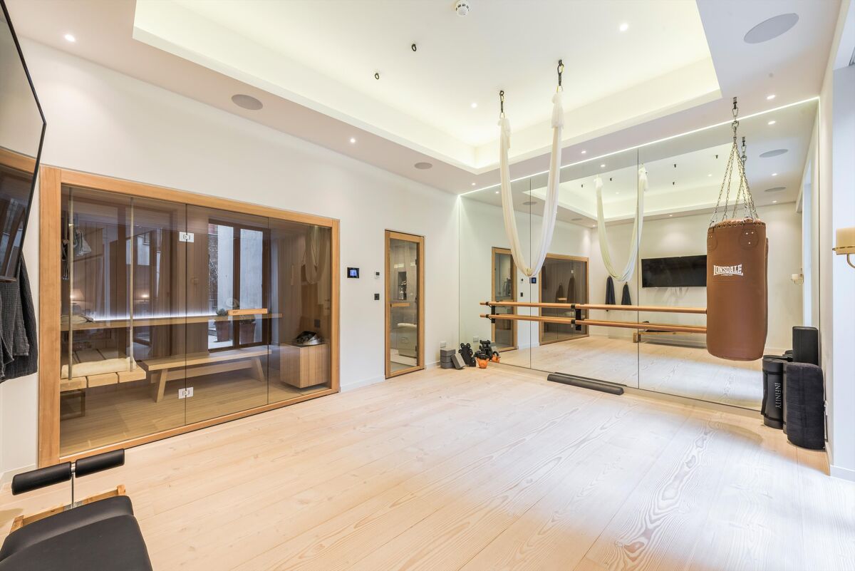 house for sale in Moore Park Road, Fulham, SW6. FLH012132689 Knight