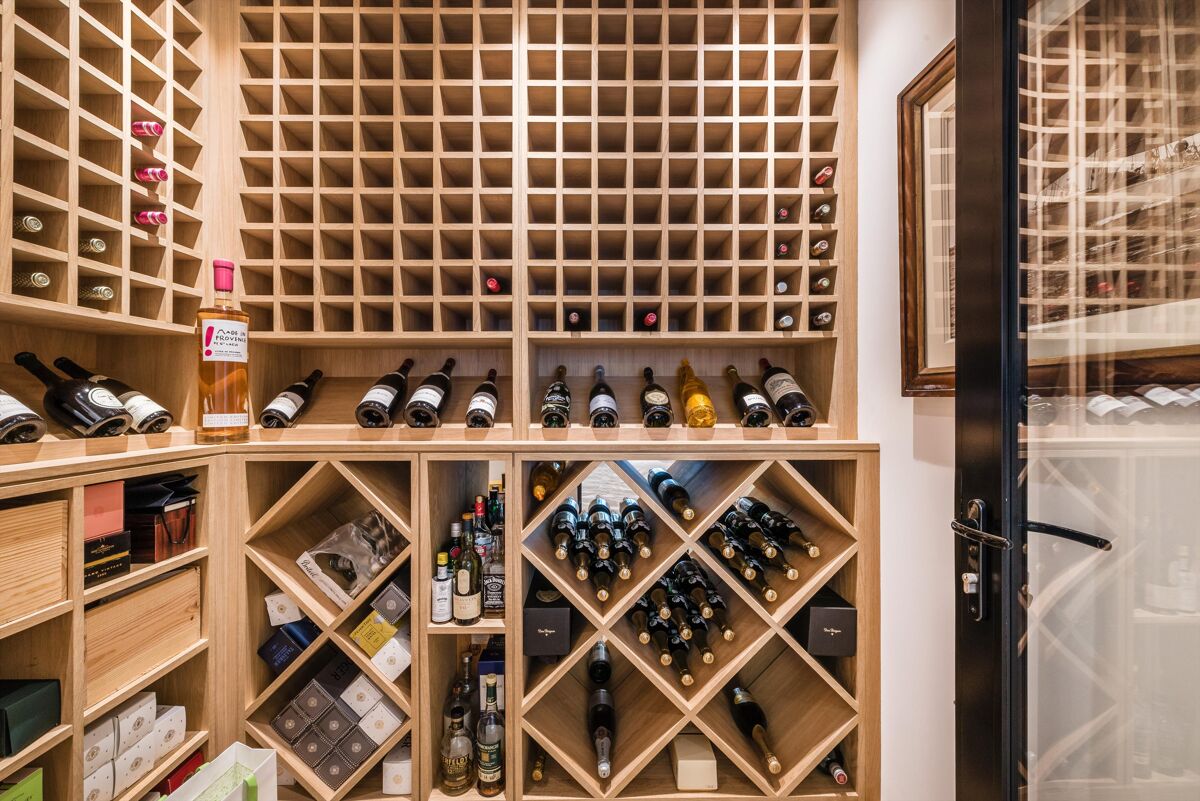 house for sale in Moore Park Road, Fulham, SW6. FLH012132689 Knight